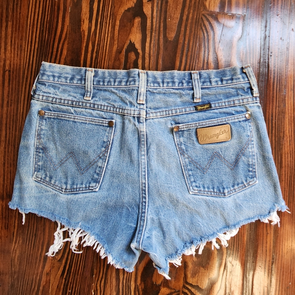 Vintage wranger jean cut-offs